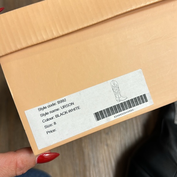 Billini boots - Picture 3 of 9